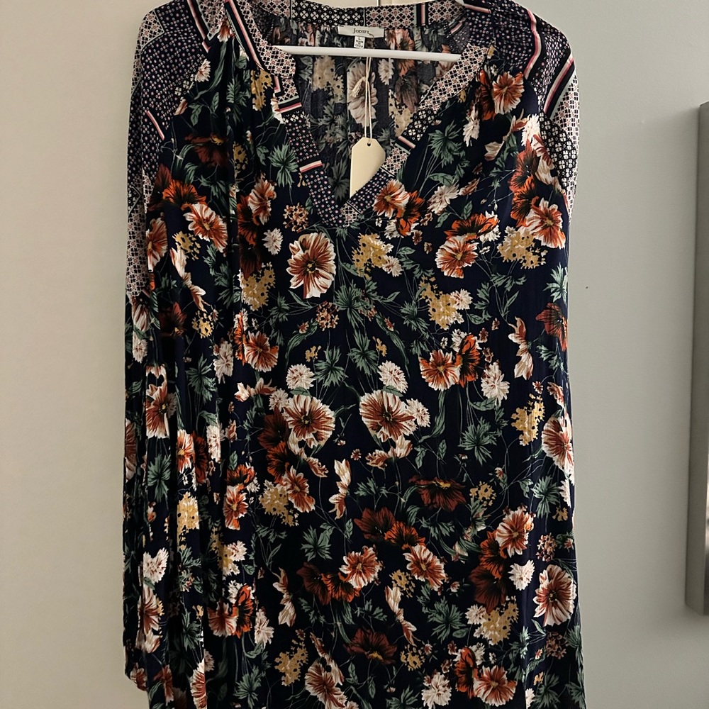 Floral Flowy Top - Picture 2 of 4